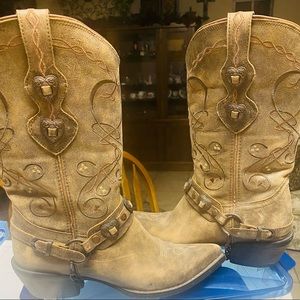 New women’s Durango